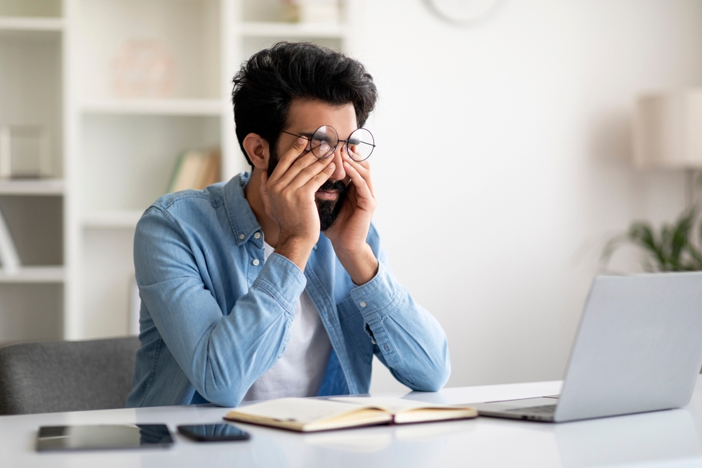 Early Glaucoma Symptoms: Albany Optometrist Guide